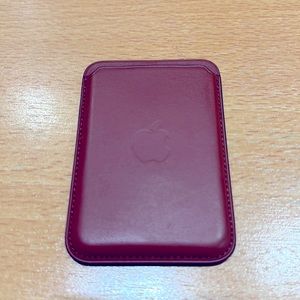 Official Apple MagSafe leather wallet - brown